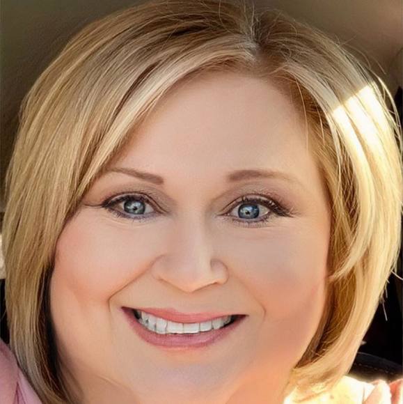 Meet your Posher, Paula - Picture 1 of 1